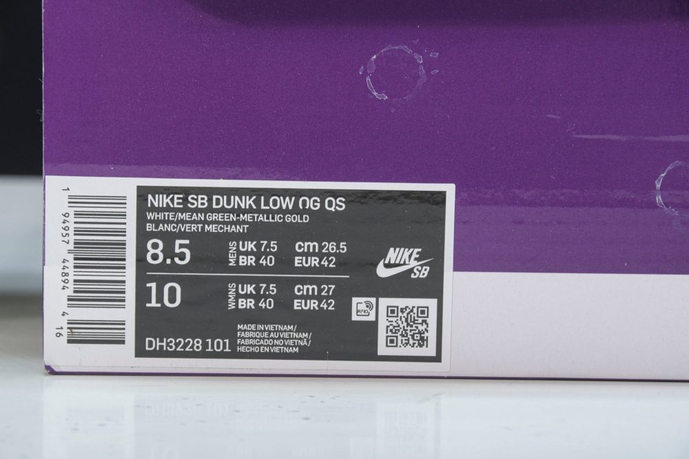 Supreme x SB Dnk Low Stars 'Mean Green' - Image 43
