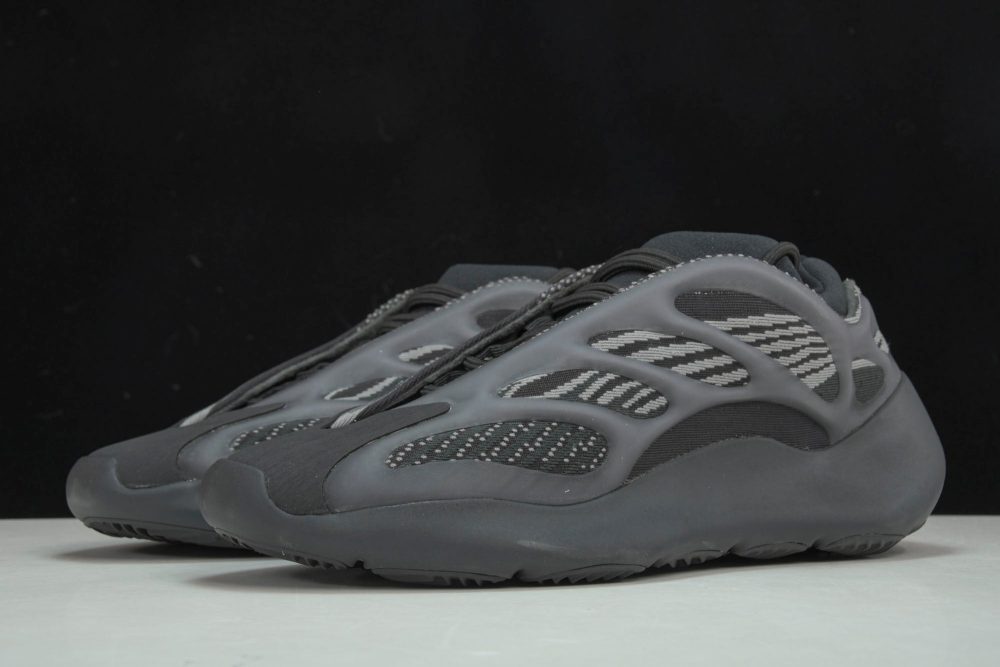 Yzy 700 V3 Alvah - Image 2