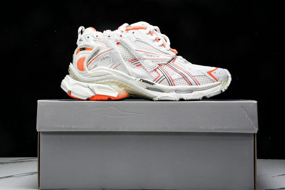 Runner 'White Orange' - Image 25