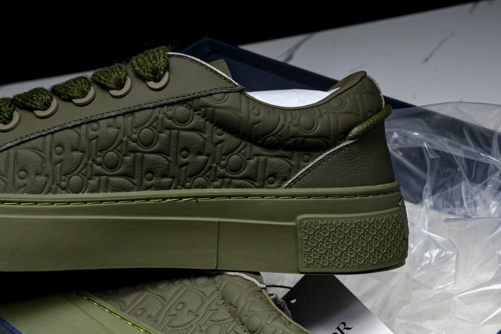 D1or B33 Gravity Leather 'Oblique Triple Khaki' - Image 28