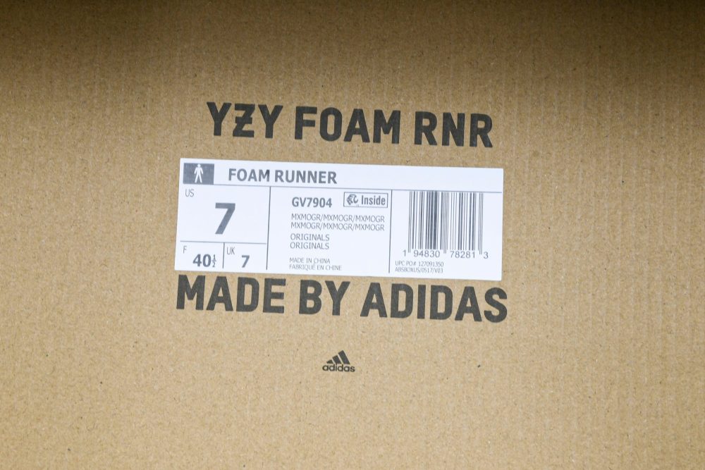 Yzy Foam RNNR 'MX Moon Grey' - Image 18