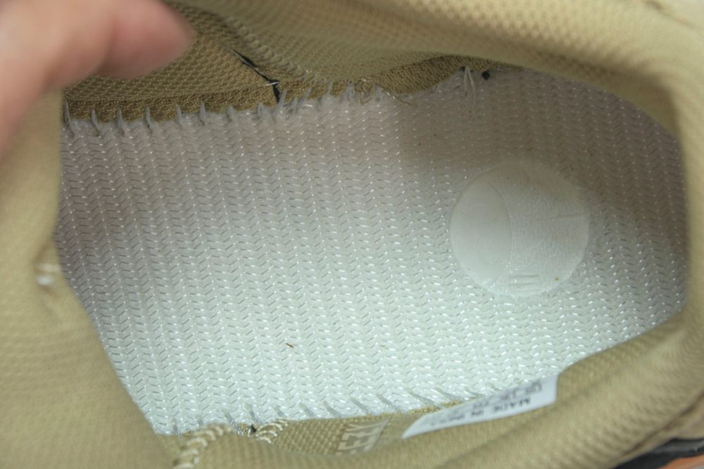 Yzy Boost 700 Enflame Amber - Image 16