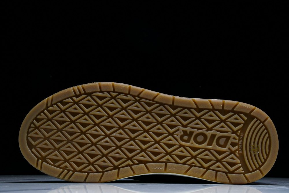 Travis Scott x D1or B713 Cactus Jack 'Beige Brown Python' - Image 5