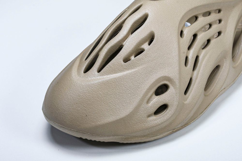Yzy Foam RNNR 'Mist' - Image 9
