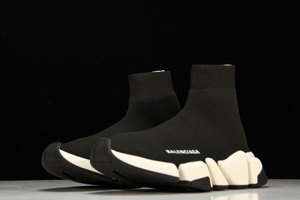 Speed 2.0 Trainers 'Black White' - Image 2