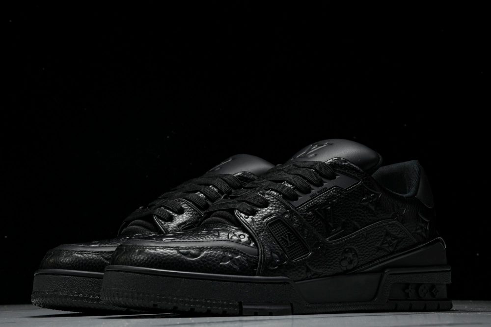 Louis Vuittоп Trainer Low 'Black Embossed Signature' - Image 2