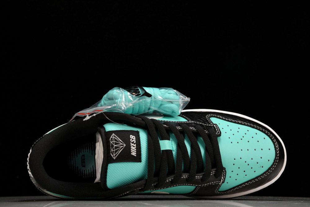 SB Dnk Low x Diamond Supply Co. - Image 4