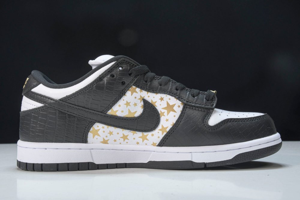 Supreme x SB Dnk Low Stars 'Black' - Image 4