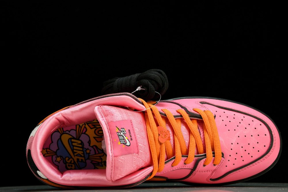 Powerpuff Girls x SB Dnk Low 'Blossom' - Image 4
