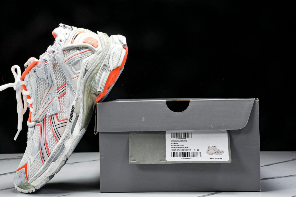 Runner 'White Orange' - Image 26