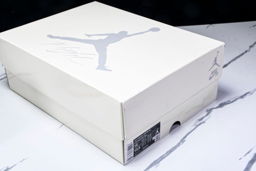 AJ4 Retro SB 'Varsity Red' (Friends & Family) - Image 25