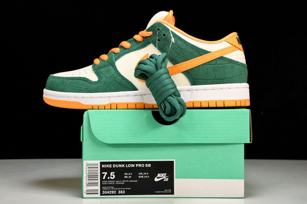 SB Dnk Low 'Legion Pine Kumquat' - Image 26