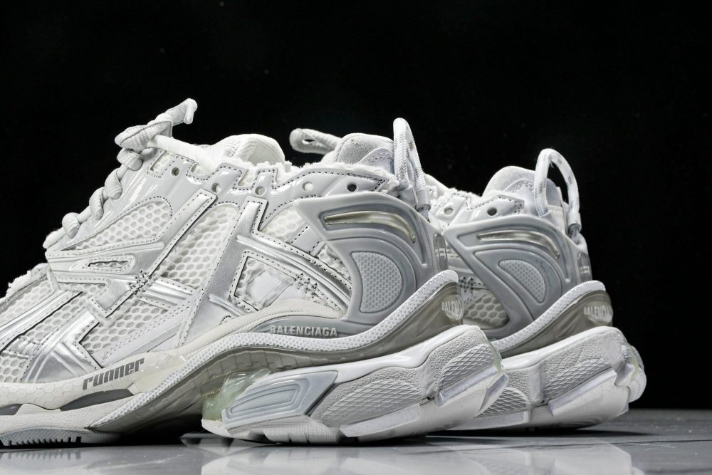 Runner 'White Silver Grey' - Image 8