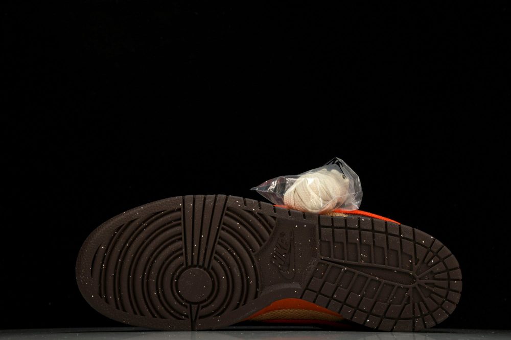 SB Dnk Low x Reese Forbes 'Hunter' - Image 5