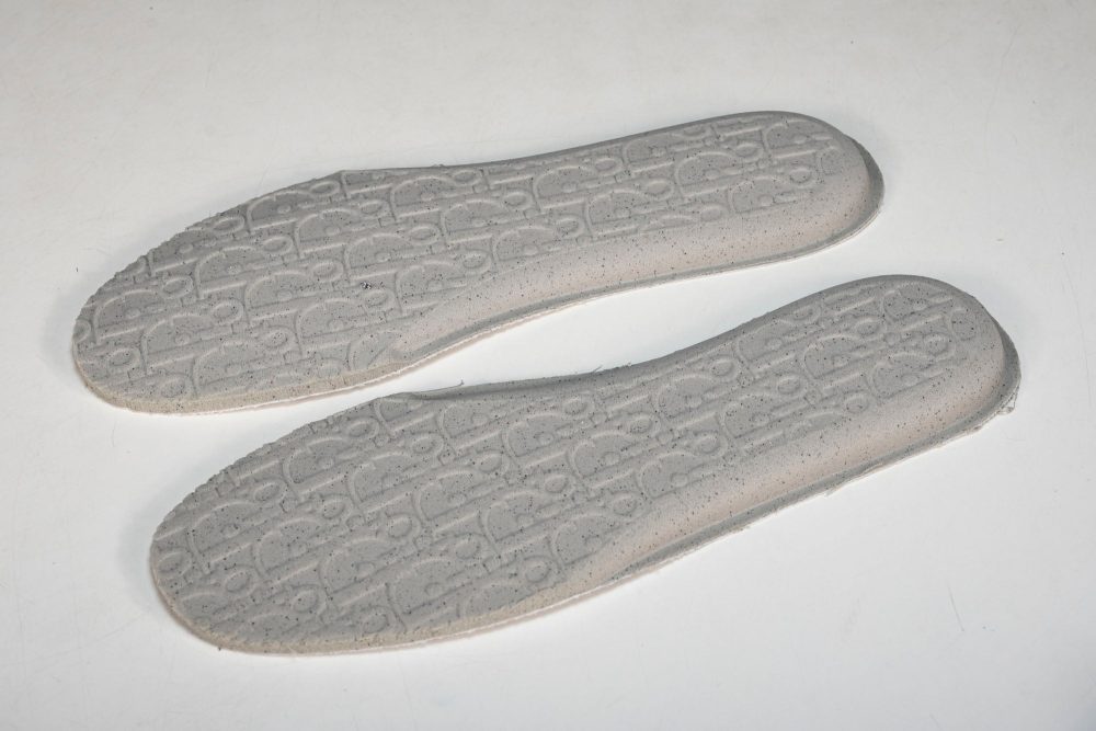 D1or B23 Skater Low 'Oblique' - Image 17