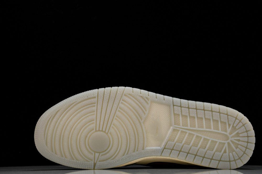 AJ1 Retro Low OG Year of the Dragon (2024) - Image 5