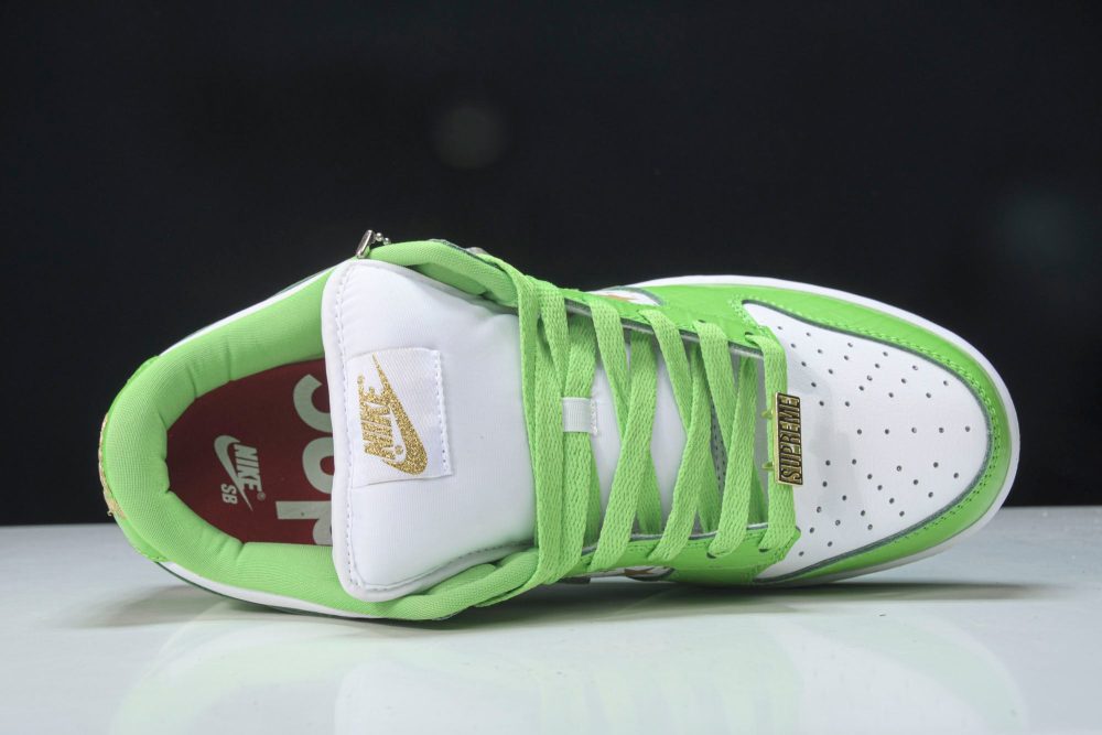Supreme x SB Dnk Low Stars 'Mean Green' - Image 5