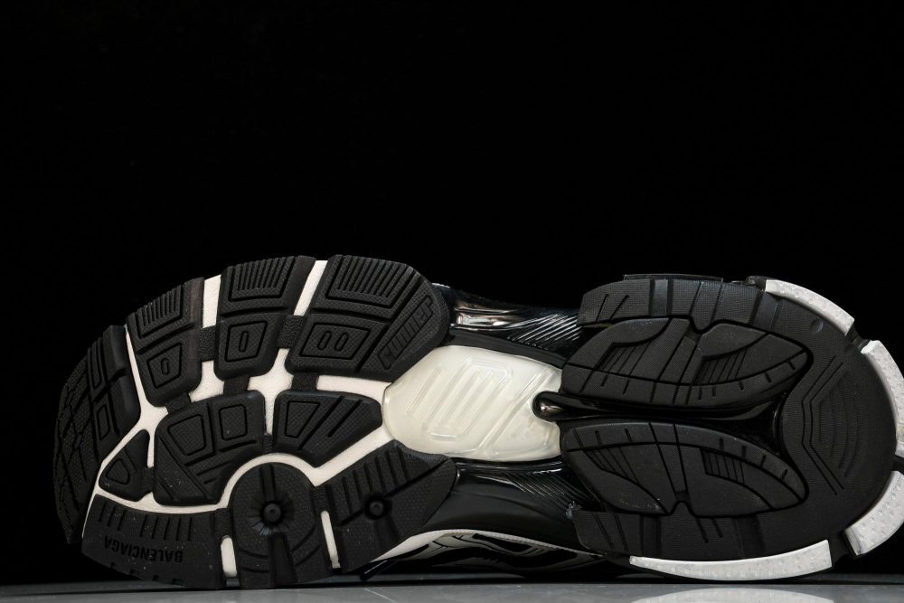 Runner 'White Black' - Image 5