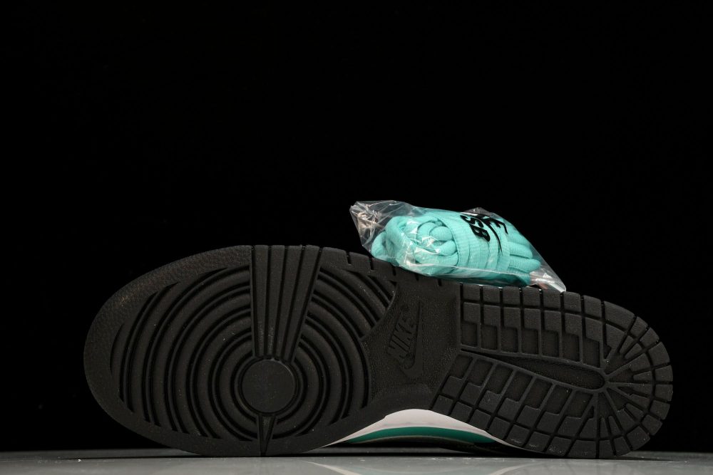 SB Dnk Low x Diamond Supply Co. - Image 5