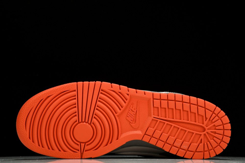 SB Dnk Low 'Staple NYC Pigeon' - Image 5