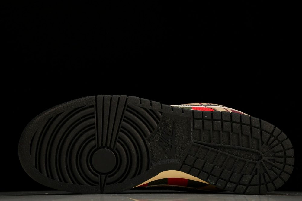 SB Dnk Low 'Freddy Krueger' - Image 5