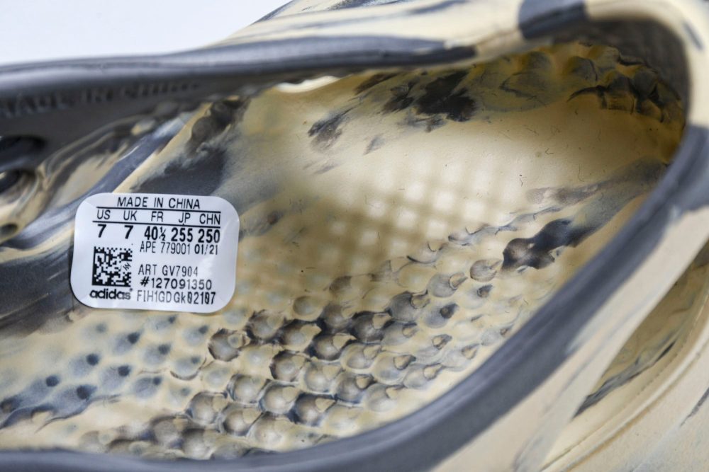 Yzy Foam RNNR 'MX Moon Grey' - Image 12