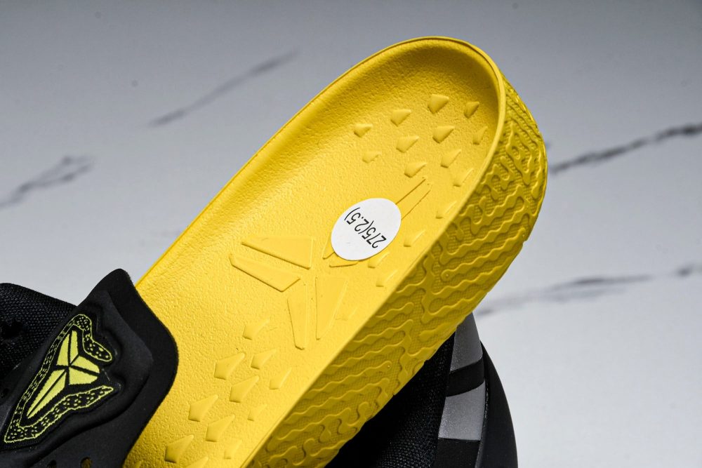 Kobe 8 XDR 'Black Yellow' - Image 14