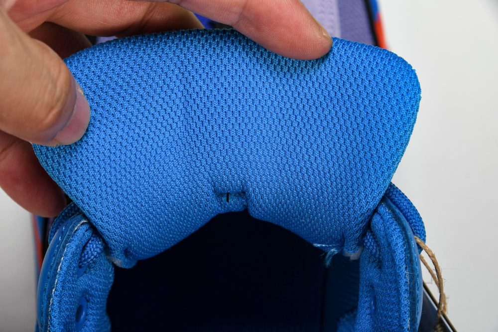 Yzy Boost 700 Hi-Res Blue - Image 13