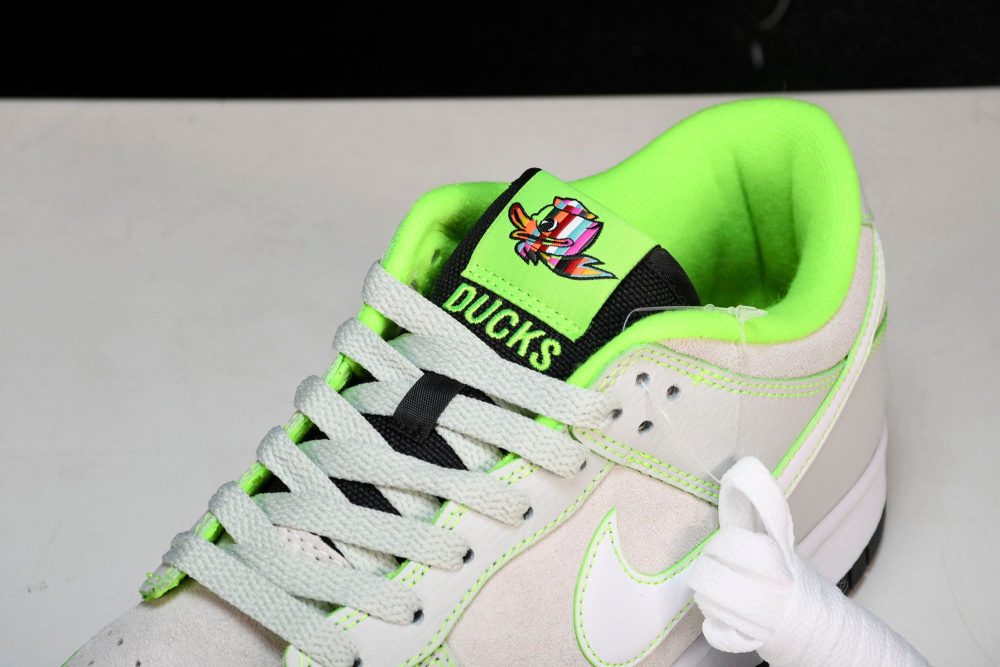 Dnk Low Oregon Ducks PE - Image 11