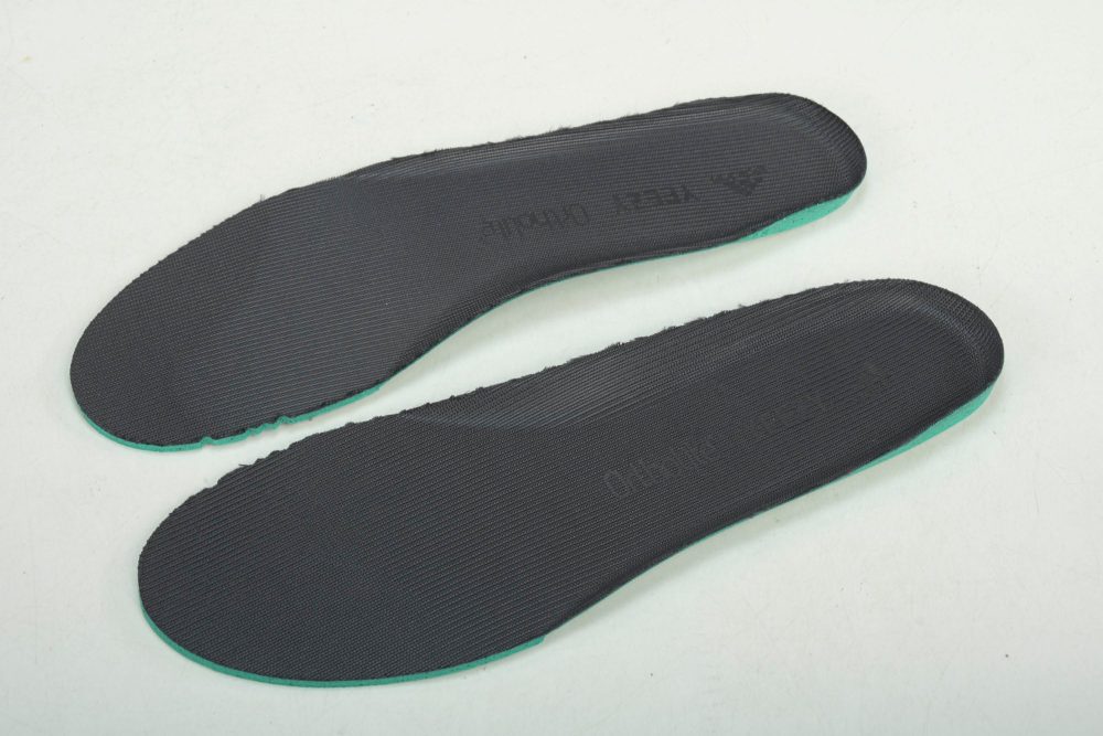 Yzy 700 V3 Azael - Image 17