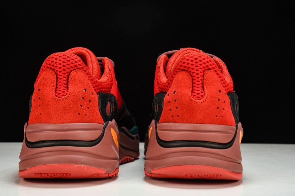 Yzy Boost 700 Hi-Res Red - Image 7