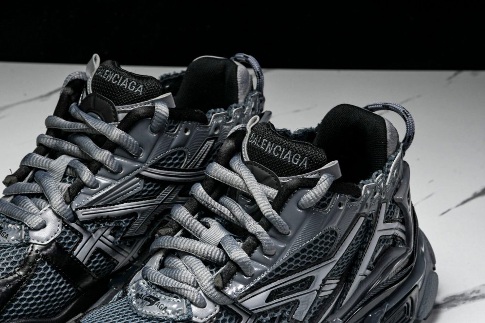 Runner 'Dark Grey Black' - Image 21