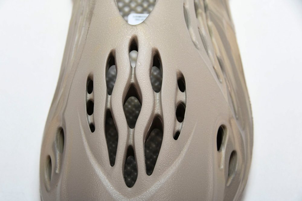 Yzy Foam RNNR 'Stone Sage' - Image 12