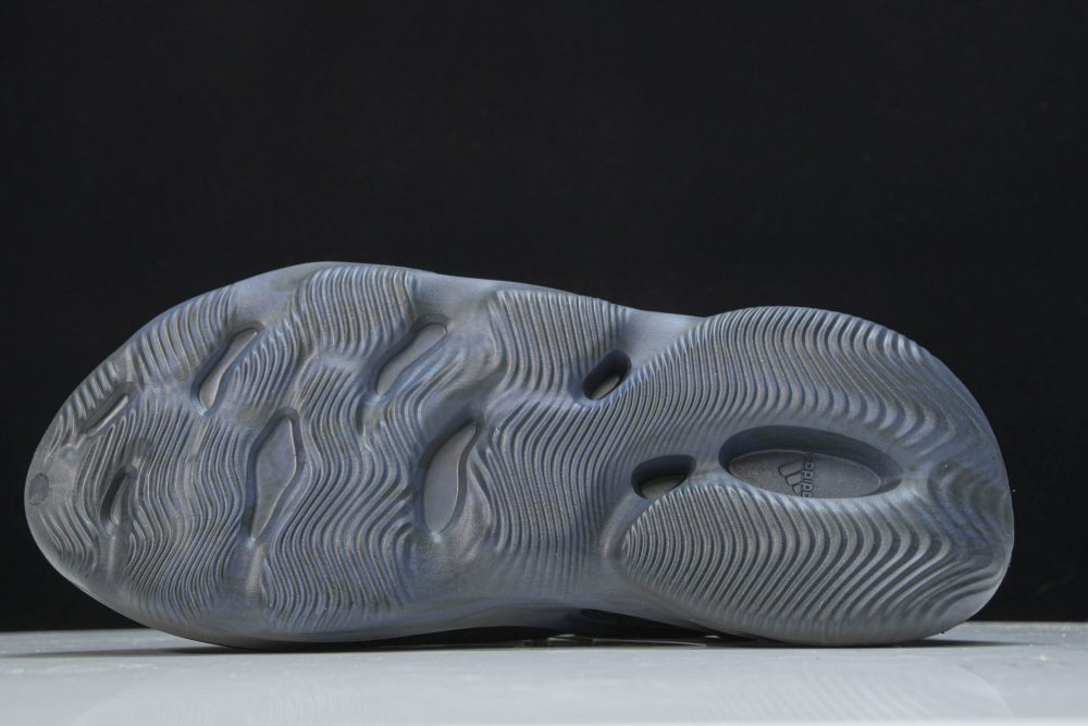 Yzy Foam RNNR 'Mineral Blue' - Image 5
