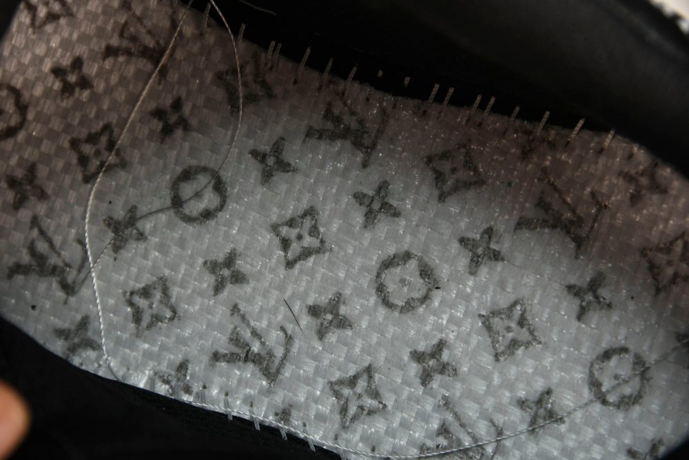 Louis Vuittоп x AF1 by Virgil Abloh 'Black' - Image 18