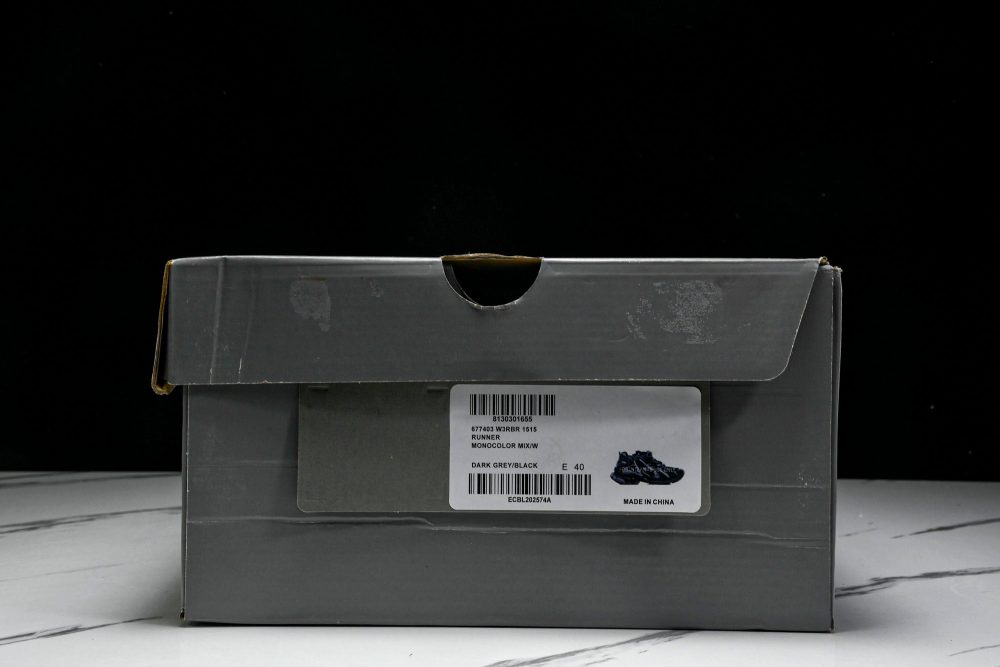 Runner 'Dark Grey Black' - Image 27