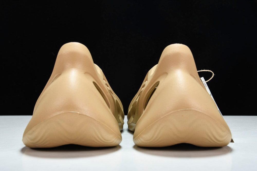Yzy Foam RNNR 'Ochre' - Image 6