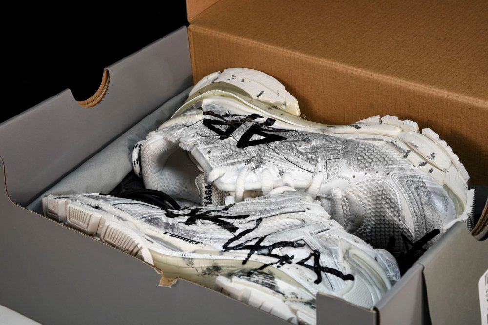 Runner 'White Graffiti' - Image 24