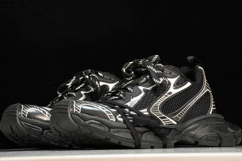 3XL Sneaker 'Black White' - Image 2