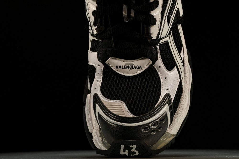 Runner 'White Black' - Image 6