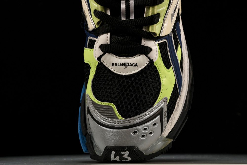 Runner 'Green Blue Grey Black' - Image 6