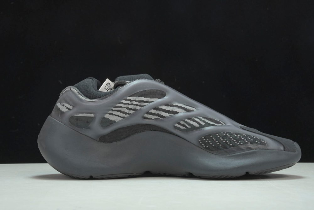 Yzy 700 V3 Alvah - Image 3