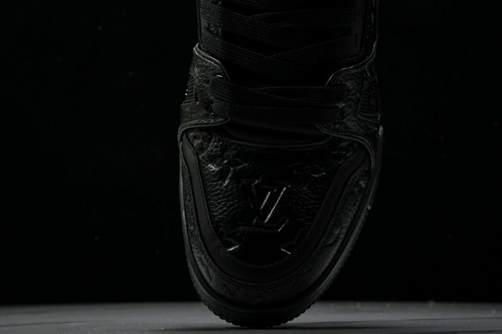 Louis Vuittоп Trainer Low 'Black Embossed Signature' - Image 6