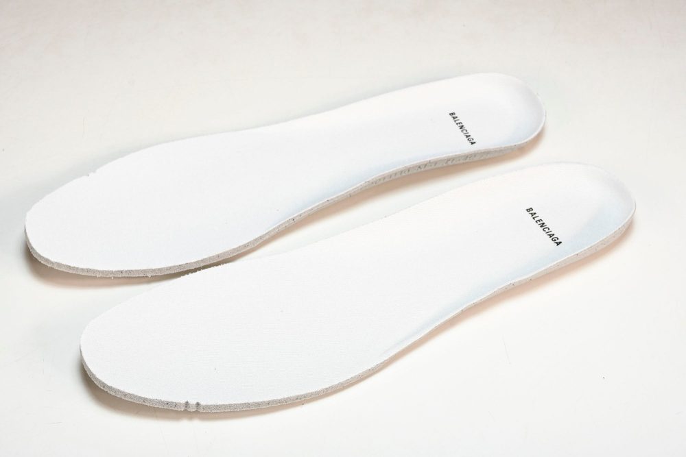 Runner 'White Graffiti' - Image 17