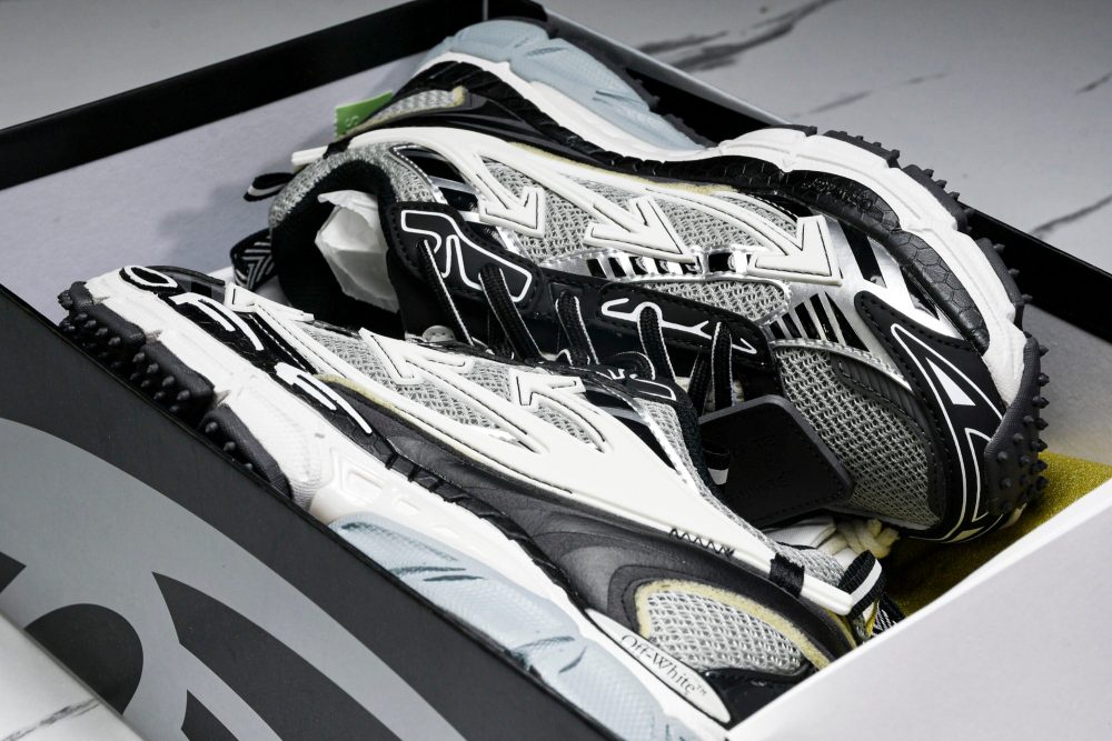 Off-White "Be Right Back" Sneaker 'Silver' - Image 21