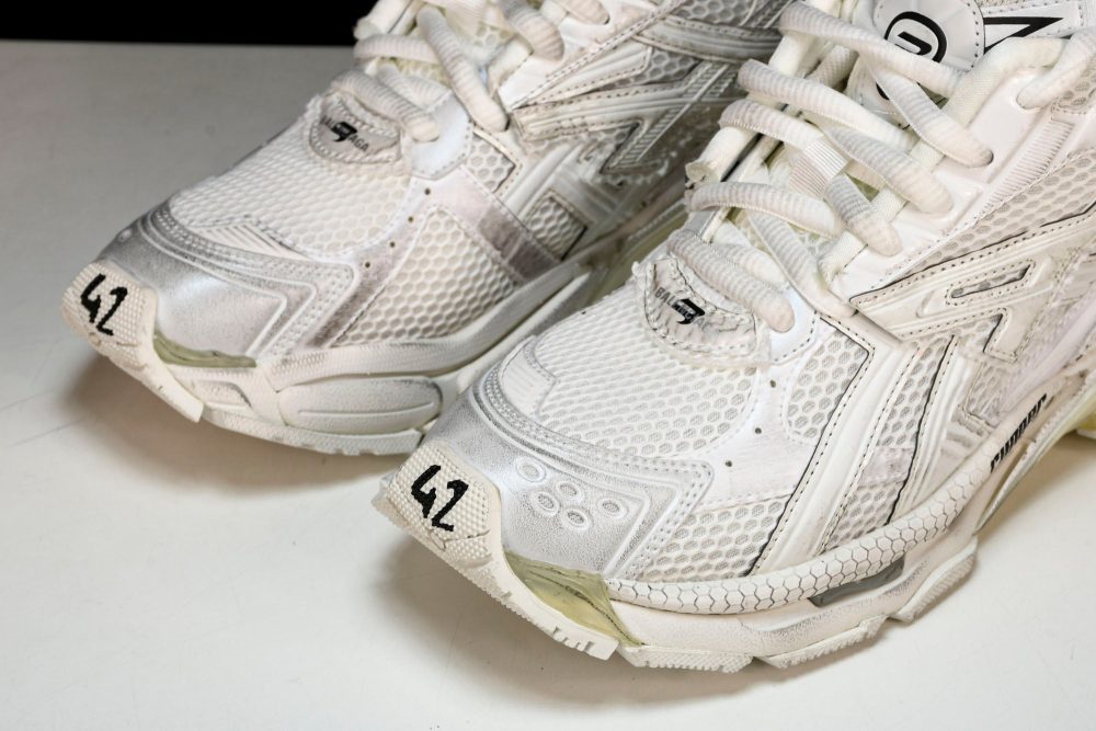 Runner 'White' - Image 20