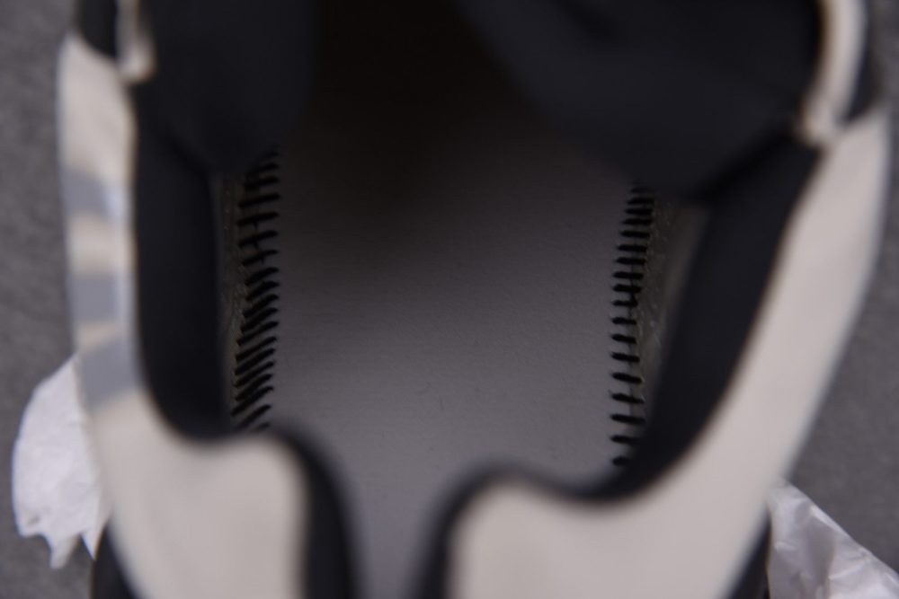 Yzy Boost 700 MNVN Bone - Image 12