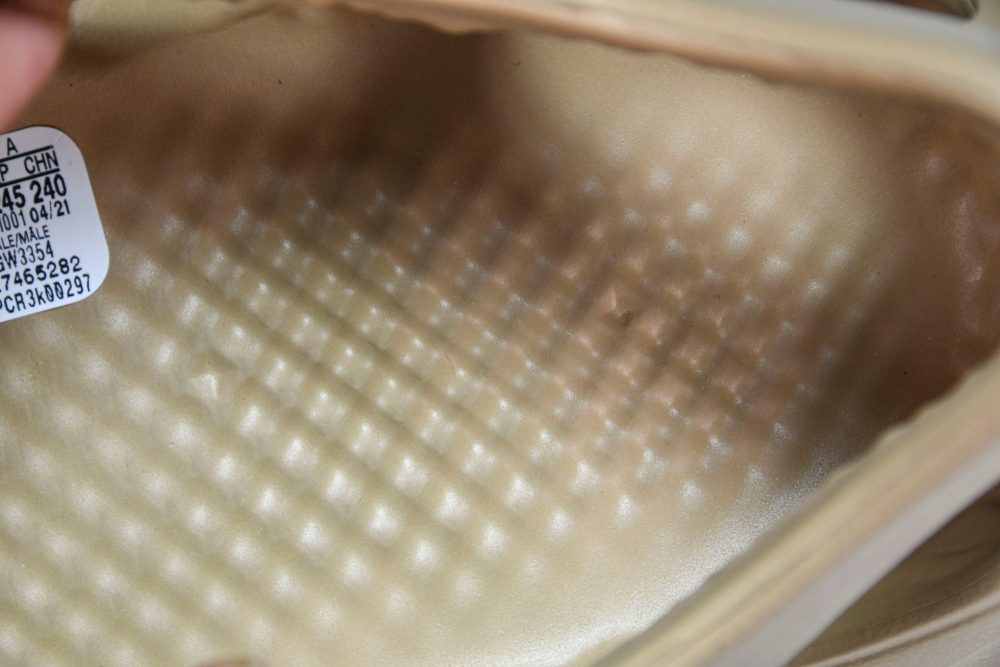 Yzy Foam RNNR 'Ochre' - Image 13