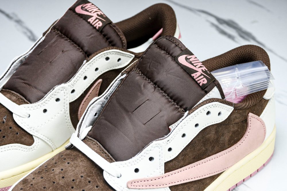 Travis Scott AJ1 Retro Low OG 'Dark Pony' - Image 19