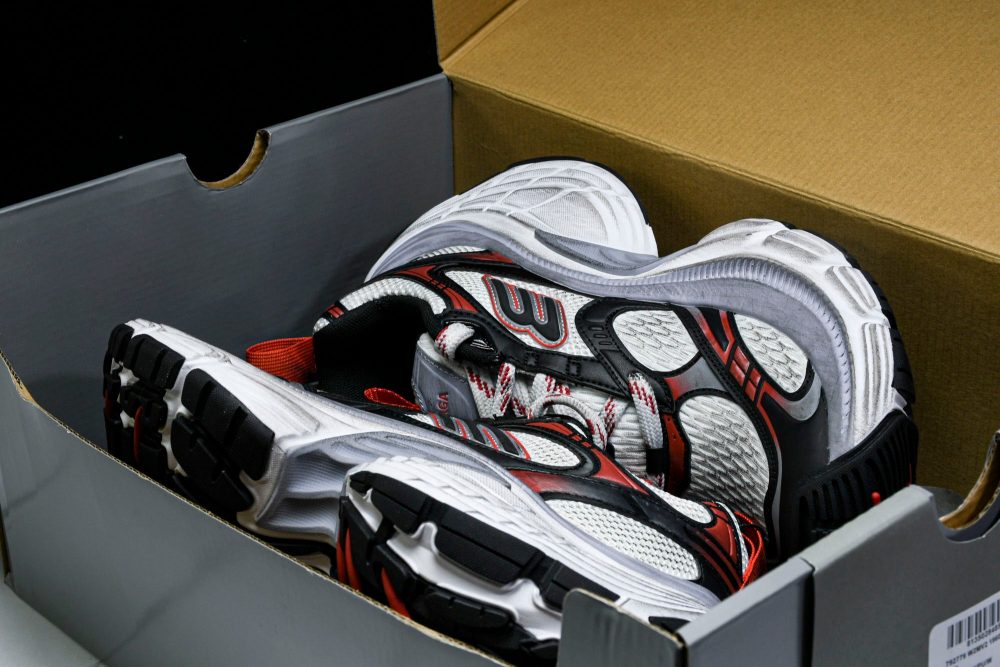 10XL Sneaker 'White Black Red' - Image 22